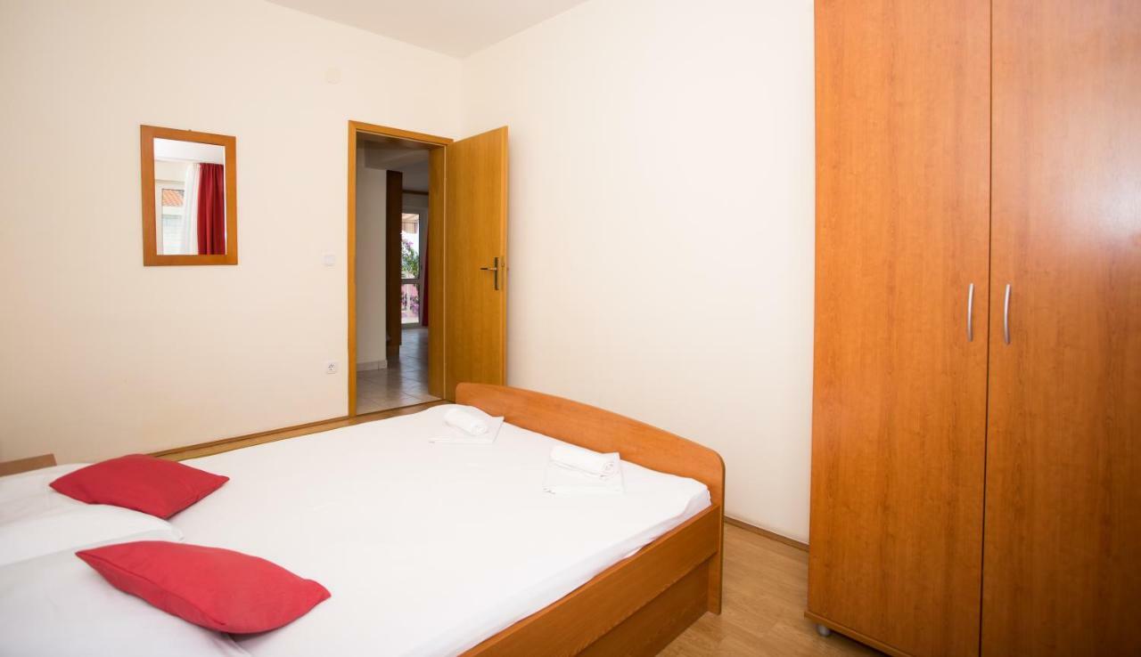 Apartmani Fani 2 Min Walking From Sea Orebić Exterior foto